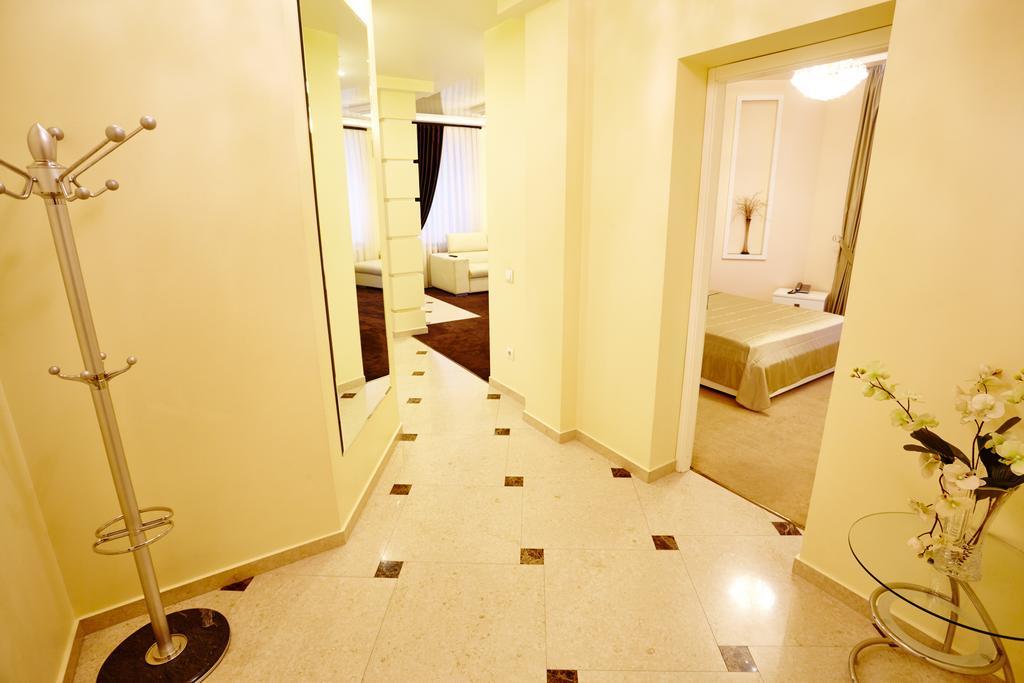 Central Park Apartments Chişinau Exteriör bild